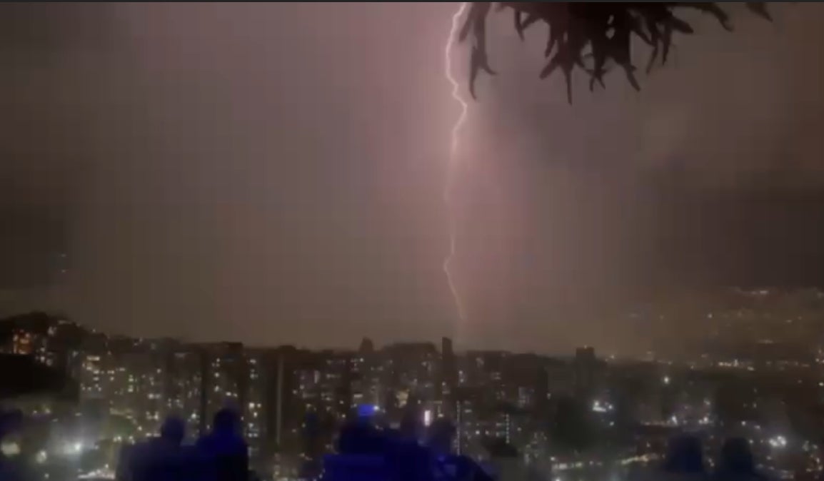 Descargas eléctricas en Medellín, Bello y Caldas: 732 registradas tras aguacero