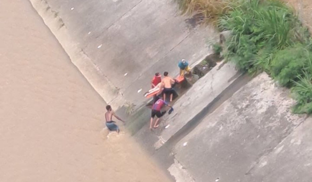 Otro cuerpo en las aguas del Río Medellín: El cadáver fue avistado en inmediaciones del puente de la Madre Laura