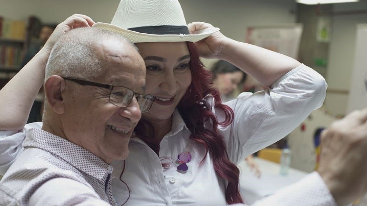 Adultos mayores de Bello inician estudios de primaria y bachillerato