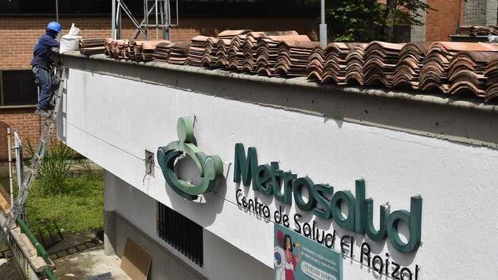 Centro de salud El Raizal en Medellín