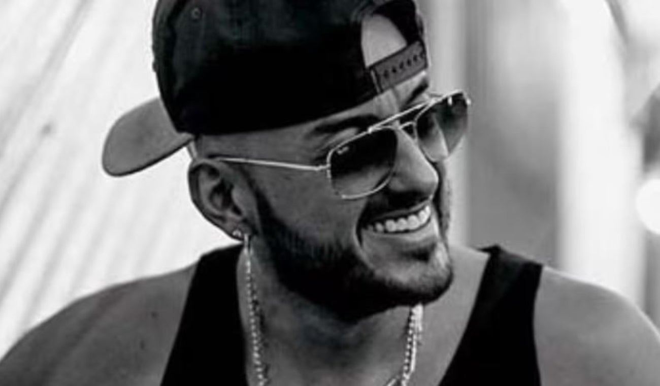 Encuentran muerto a reconocido productor musical y su esposa en Envigado. La mujer estaba envuelta en sábanas