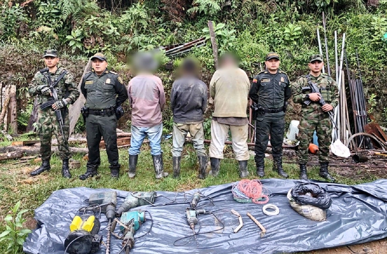 Tres capturados con explosivos en Antioquia