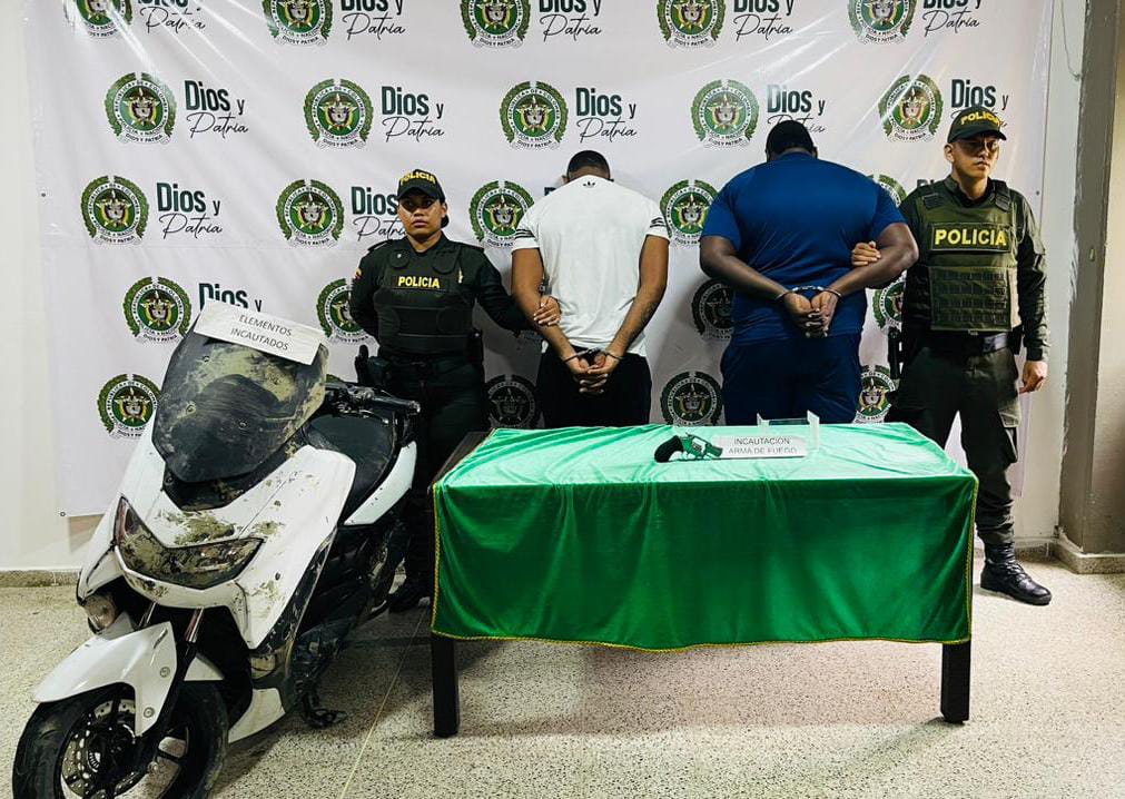 Capturan a sujetos motorizados que escaparon de retén en Turbo con un arma de fuego