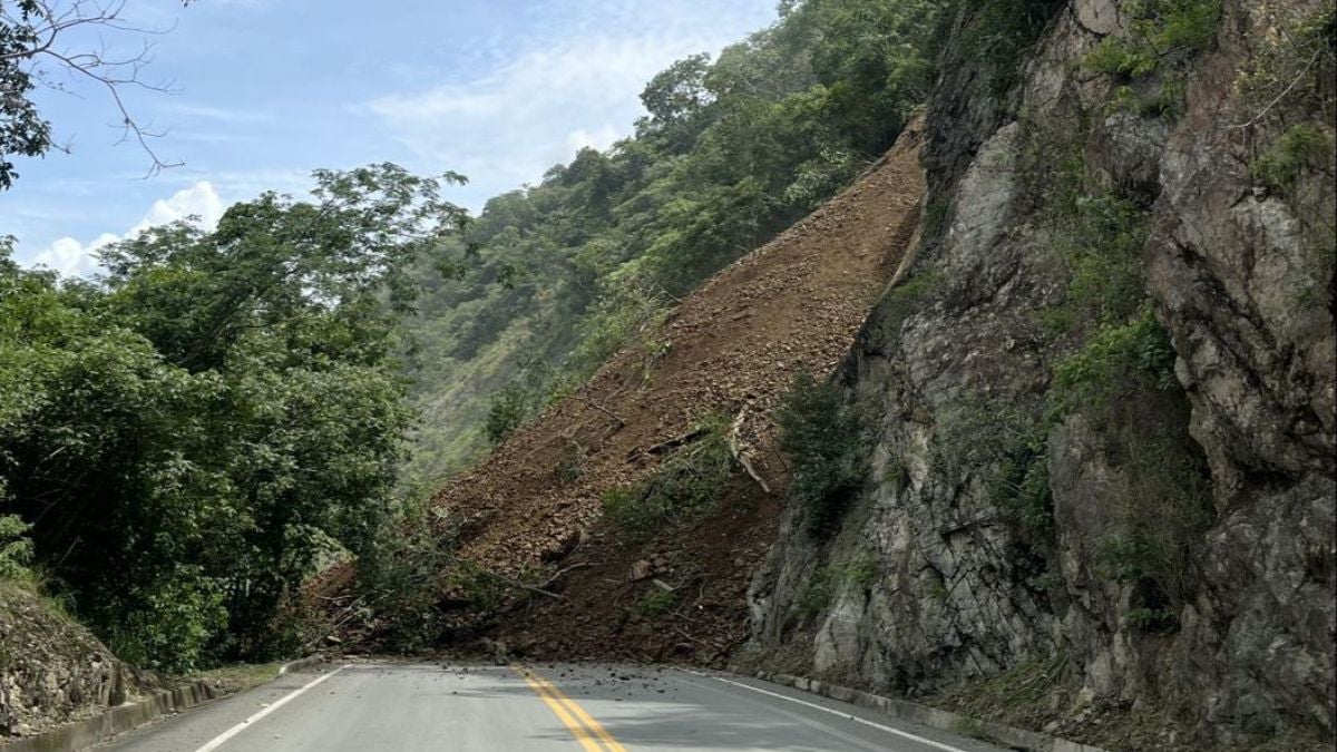 Deslizamiento vía Santa Fe- Bolombolo junio 2024.jpg