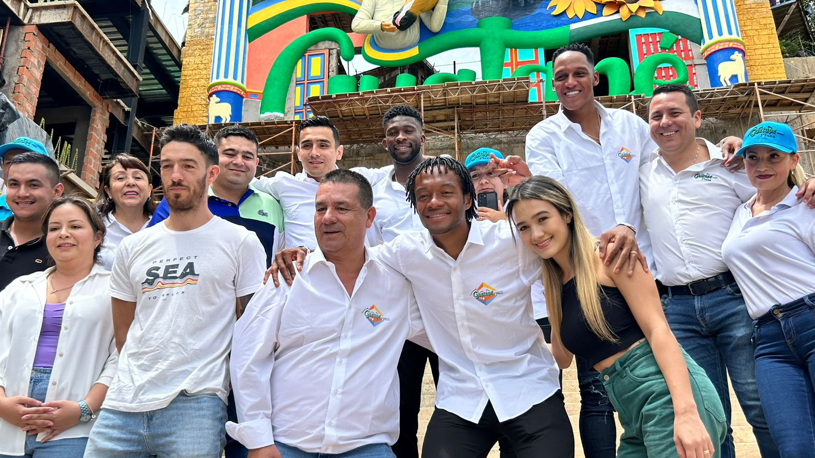 Centro comercial Guatapé Plaza