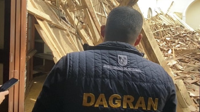 Techo de la Casa de la Cultura y la Biblioteca Municipal colapsó en Granada, Antioquia