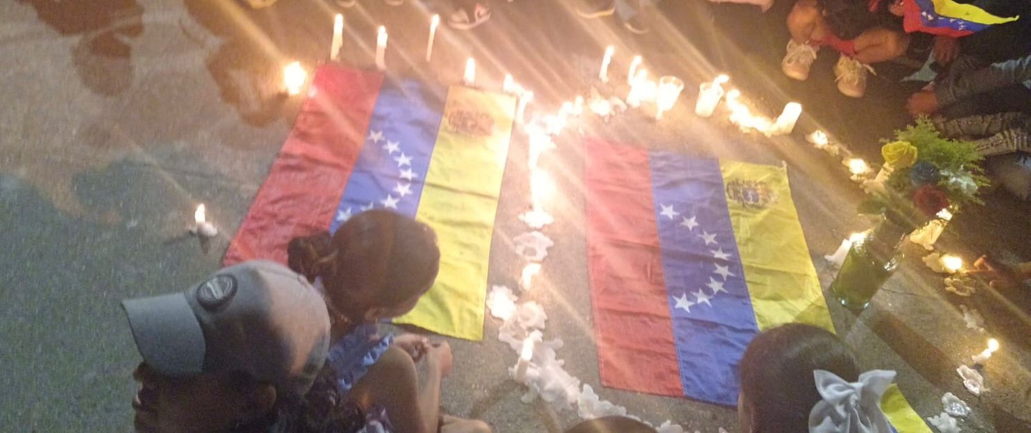 Velatón de Venezolanos en Medellín