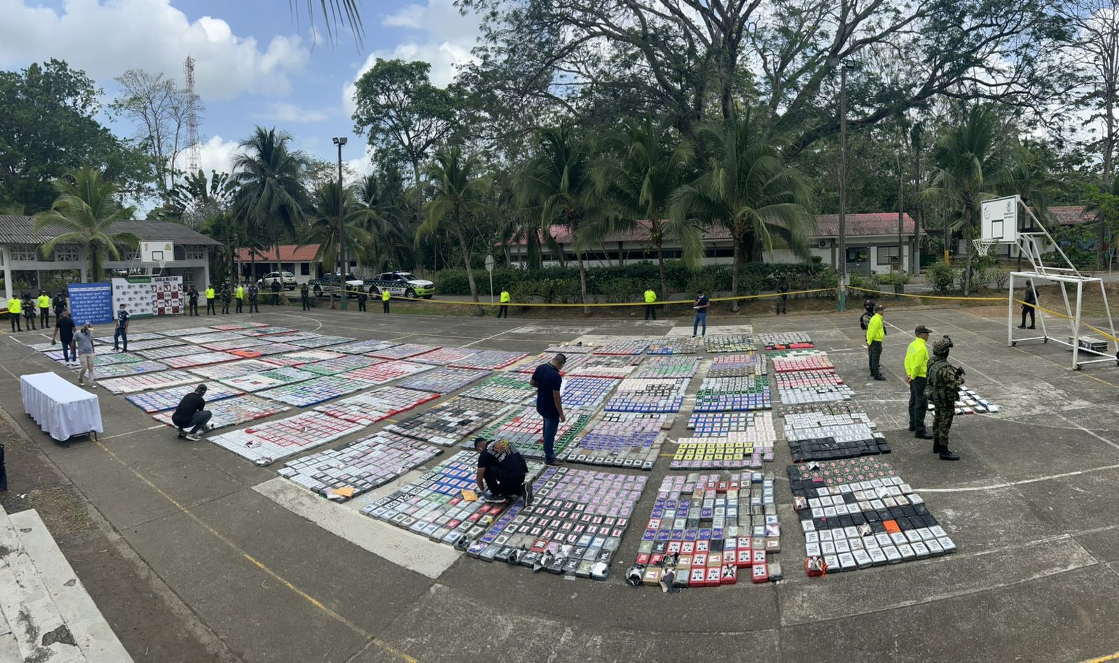[FOTOS] Ejército neutralizó más de 45 criminales y decomisó toneladas de droga en Urabá durante el primer semestre del 2024