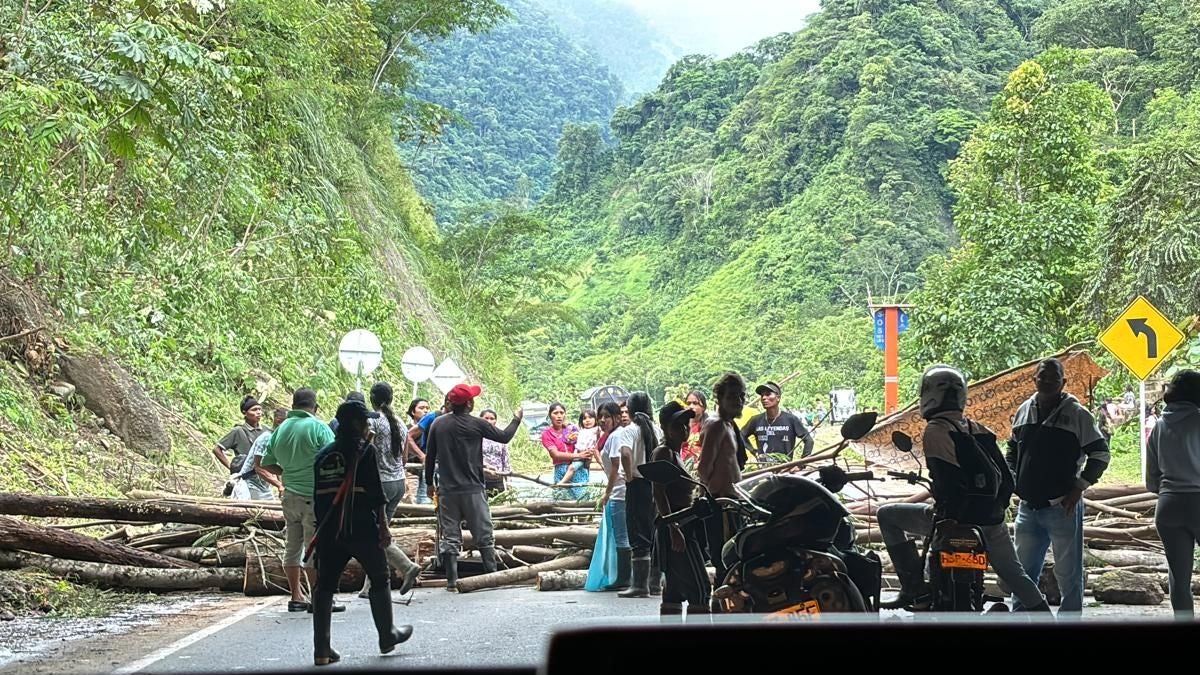 Bloqueos en la vía que comunica a Dabeiba con Mutatá por parte de indígenas