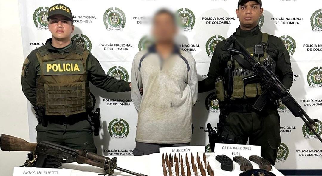 Un hombre fue capturado con armamento de guerra