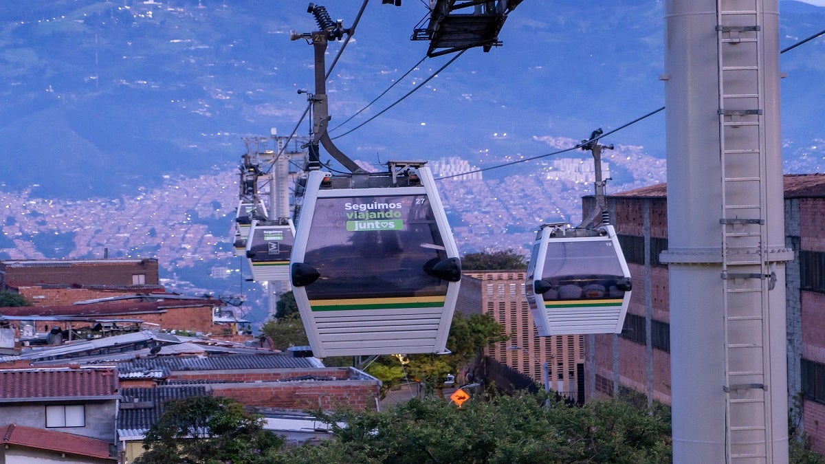 Más de 200 millones de personas se han movilizado en la línea K durante sus primeras dos décadas al servicio de la comuna 1 de Medellín