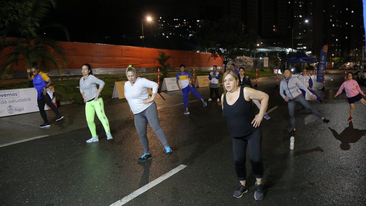Ciclopaseo nocturno en Itagüí