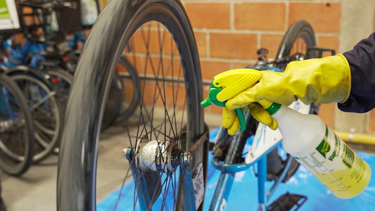 Bicicletas de EnCicla fueron lavadas y restauradas