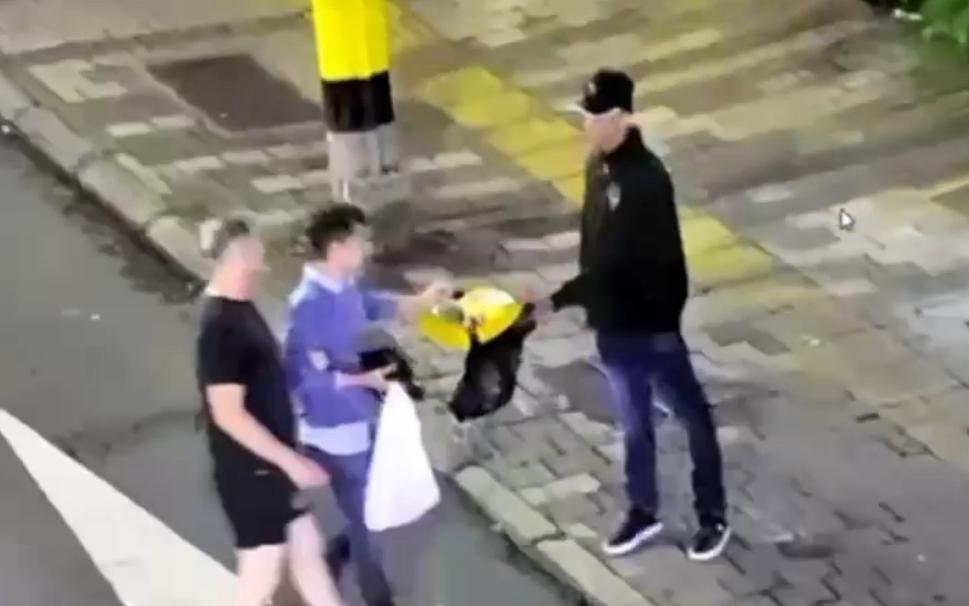 Turistas son victimas de "cosquilleros" en el parque Lleras de EL Poblado de Medellín