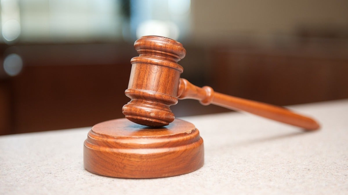 Diferencia entre una denuncia y una demanda.