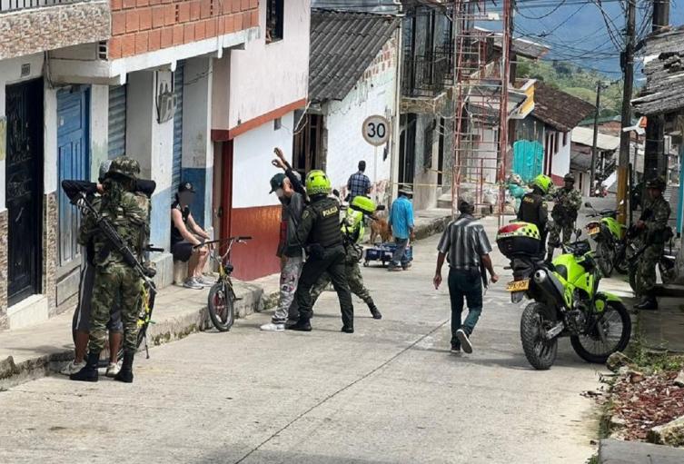 Referencia de policías en municipios del Oriente antioqueño