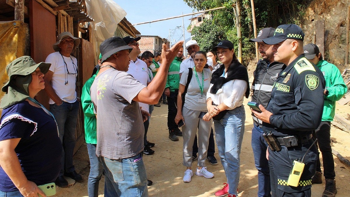 Suspensión de obras ilegales en Medellín