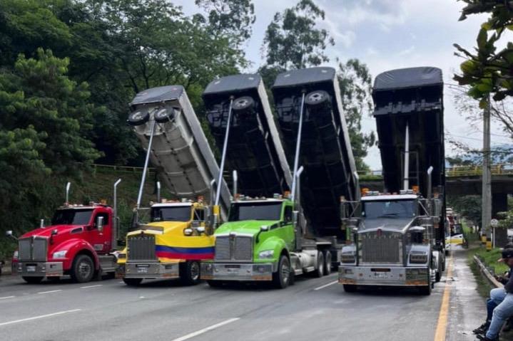 Suspenden servicio de transporte público a Barbosa