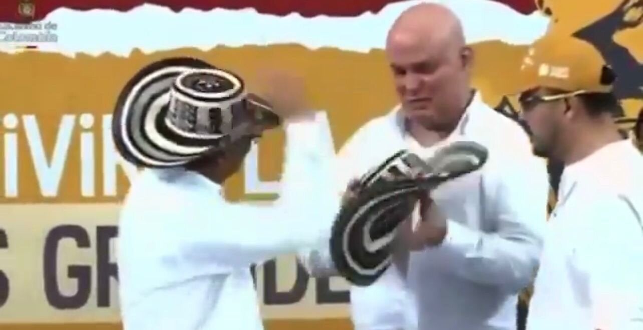 Reacciones de encuentro entre Petro y Mancuso