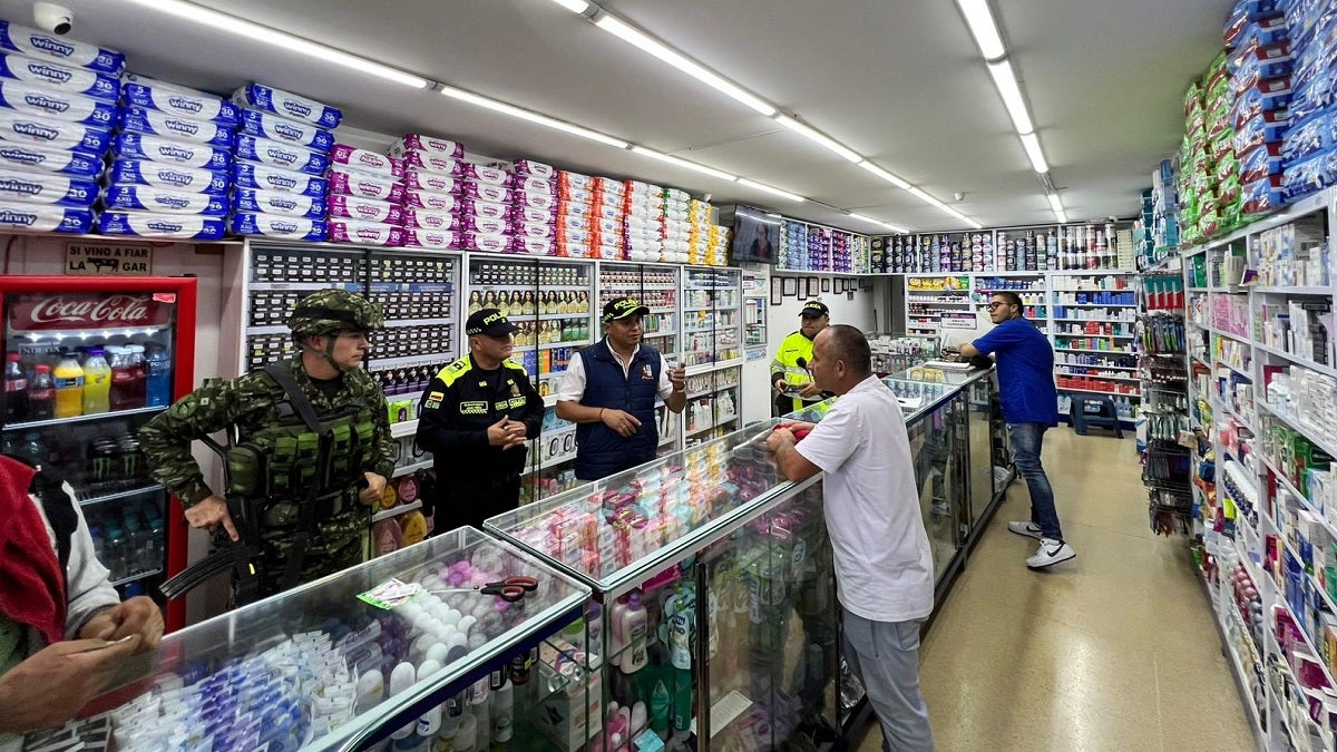 Alcaldía de El Santuario instala botones de pánico para prevenir delitos en todo el municipio