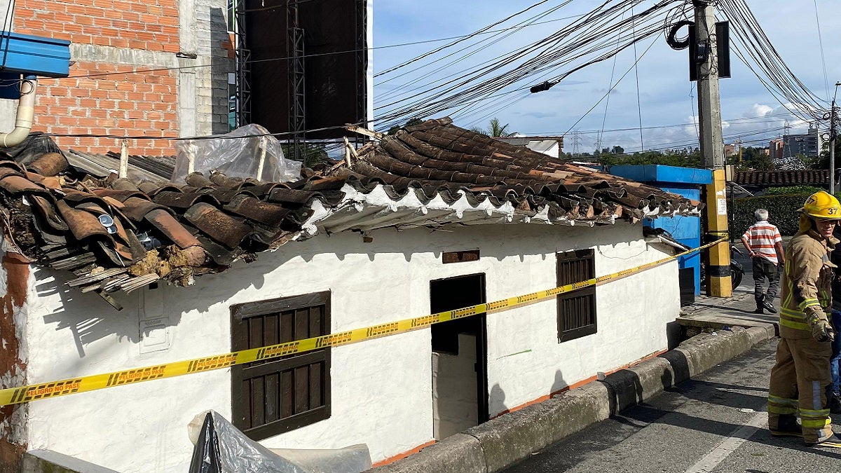 Colapso del techo de una vivienda en Rionegro