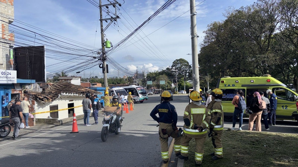Colapso del techo de una vivienda en Rionegro