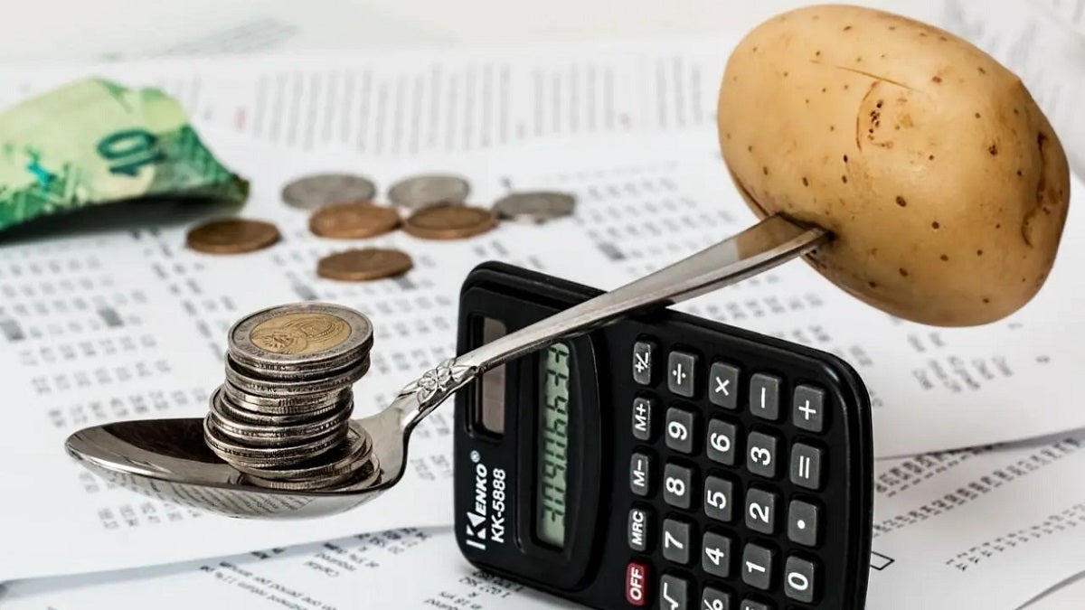 Economistas en Antioquia aseguran que la baja que registra la inflación en el país servirá para que el Banco de la Republica acelere la decisión de disminuir la tasa de interés.