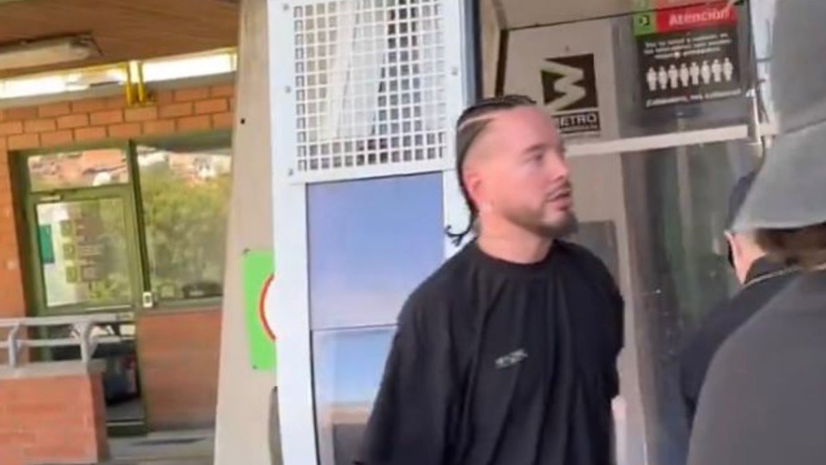 J Balvin estuvo en el Metrocable de Medellín