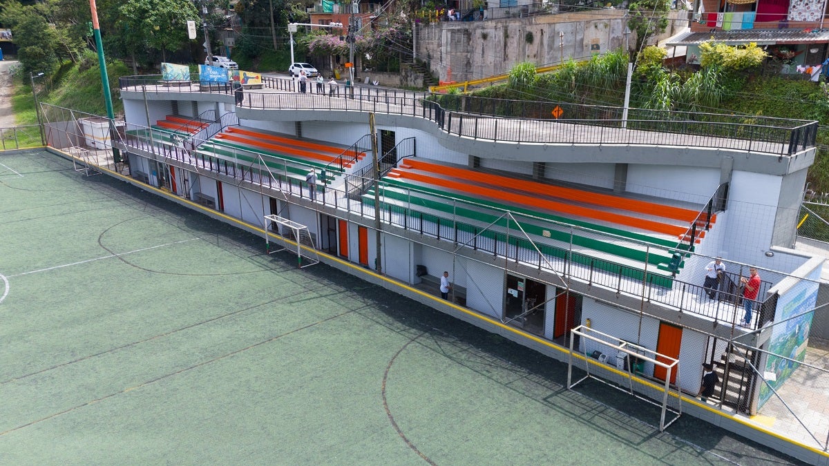 Mejoras de la placa polideportiva de la vereda Pan de Azúcar de Sabaneta