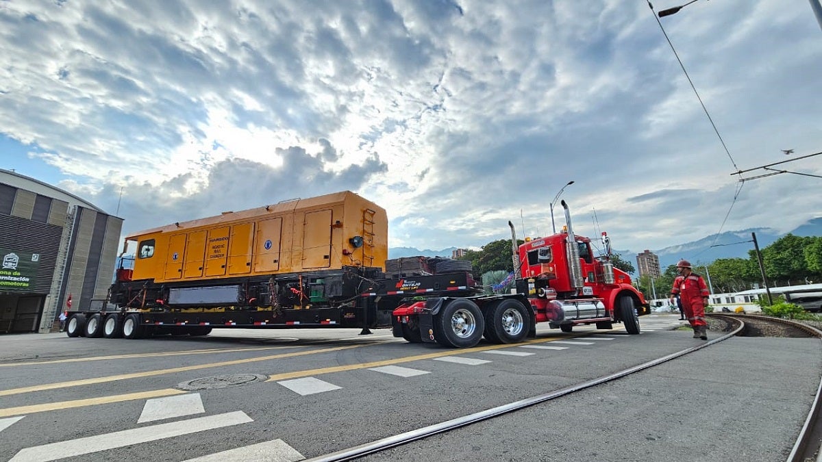Desde Taiwán llegó vehículo auxiliar para el Metro de Medellín