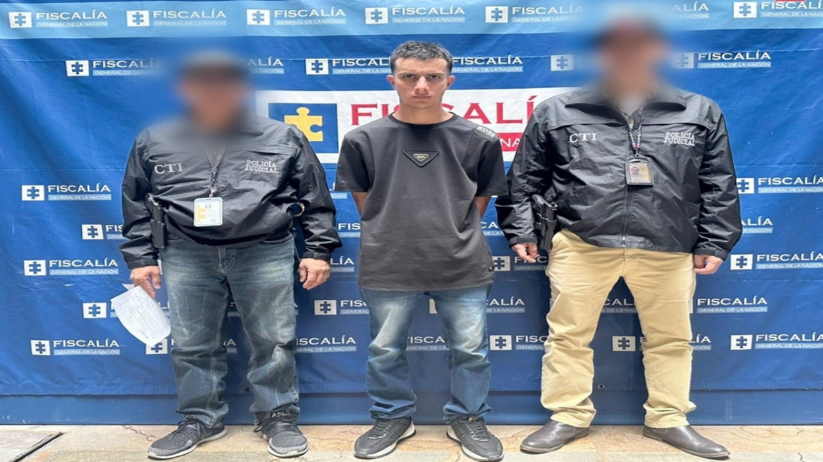 Más de 40 millones de pesos habría robado un hombre en una de las sedes de una cadena de supermercados. Esta persona tenía medida de casa por cárcel