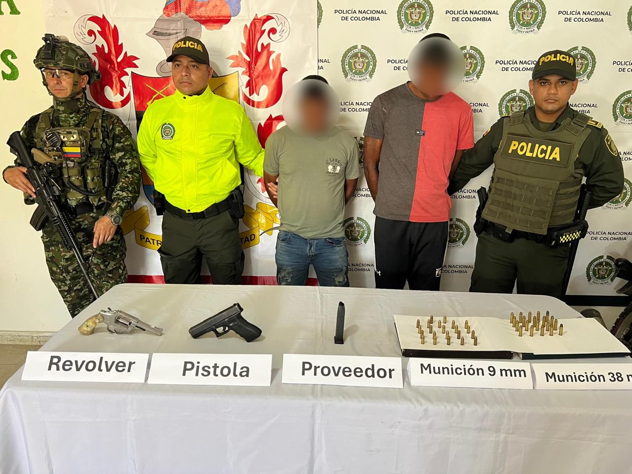 Cayeron los asesinos de un líder social y una mujer en Antioquia: alias "Pito Juan" y "El Viejo", integrantes del Clan del Golfo en El Bagre