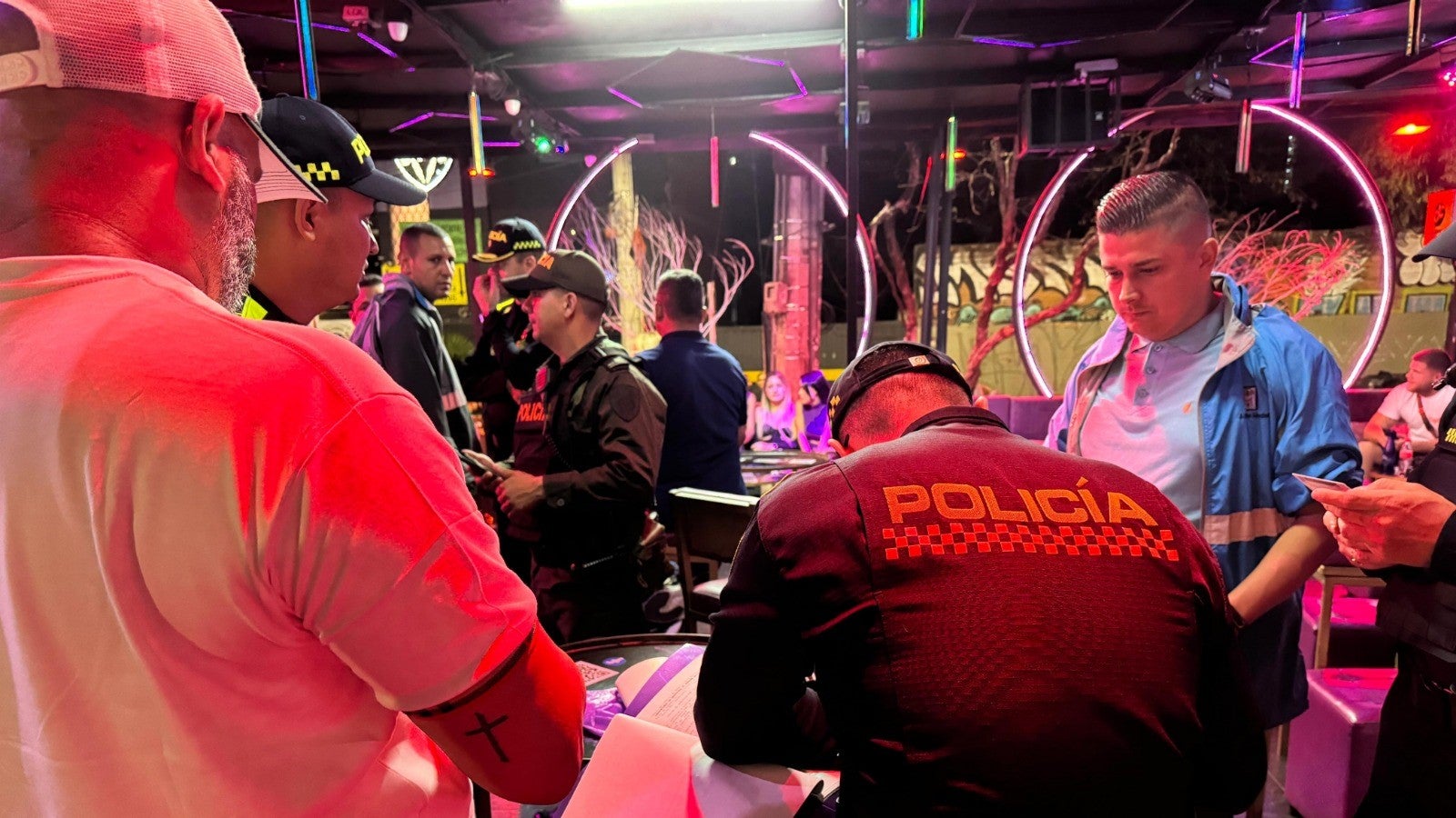 Operativo sorpresa en el Parque Lleras de Medellín