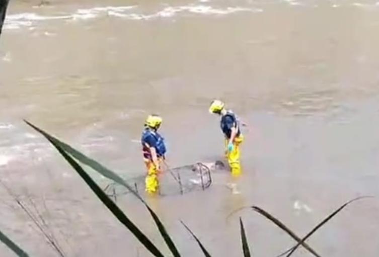 Referencia de cadáver en aguas del rio Medellín