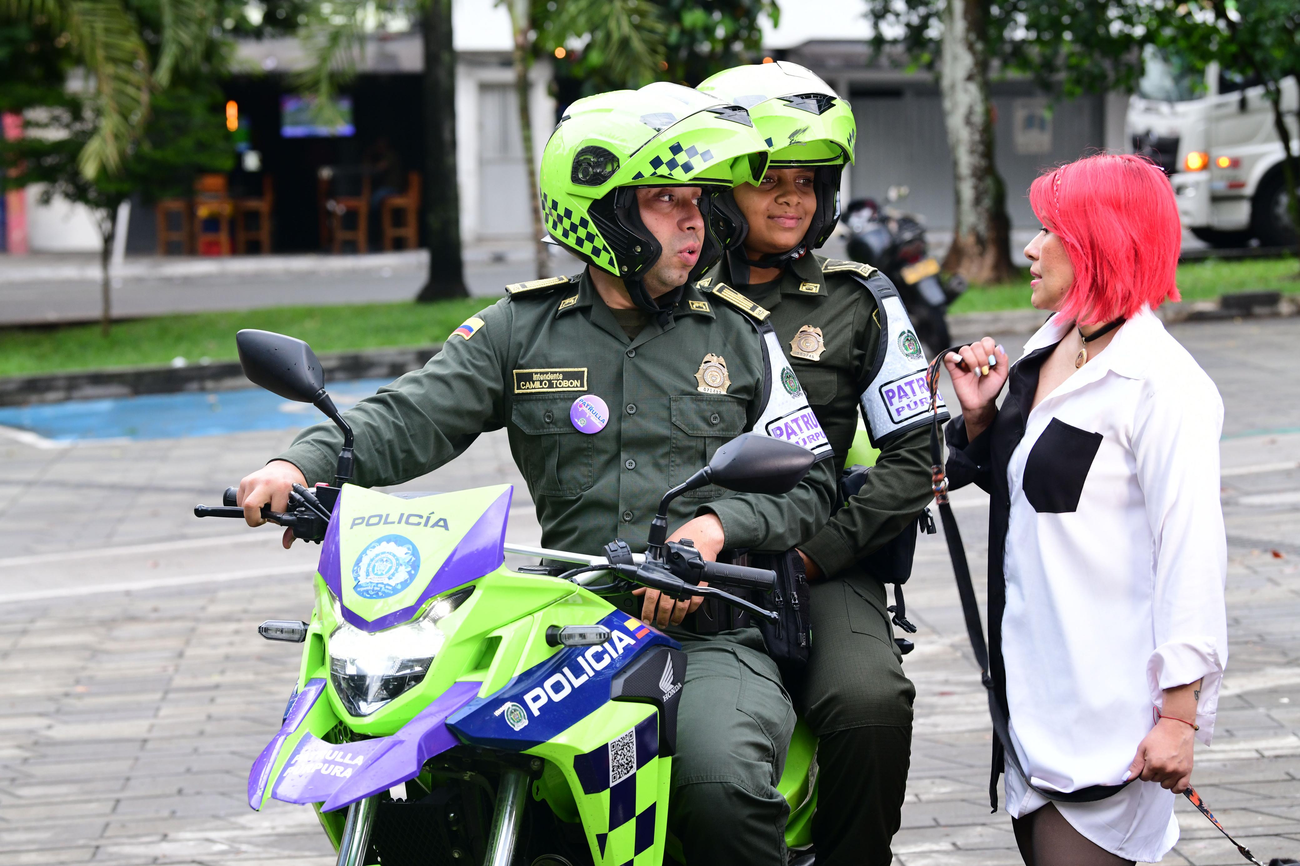 Pasos que debe hacer una mujer golpeada y agredida en Medellín: Policía aumentó la atención con más patrullas