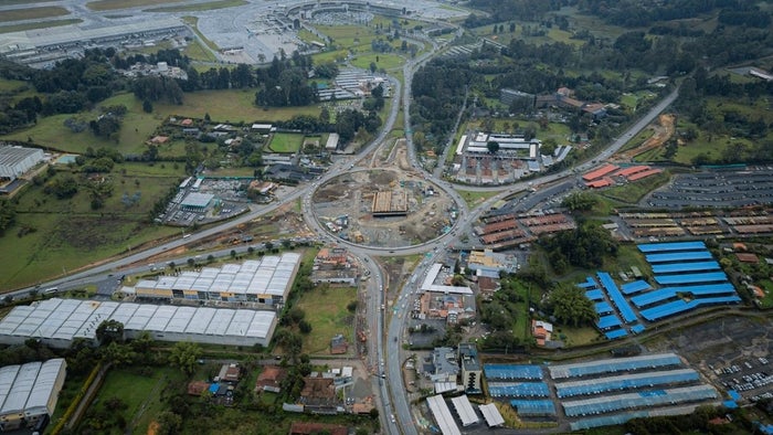 La construcción del Intercambio Vial Aeropuerto José María Córdova alcanza el 50%