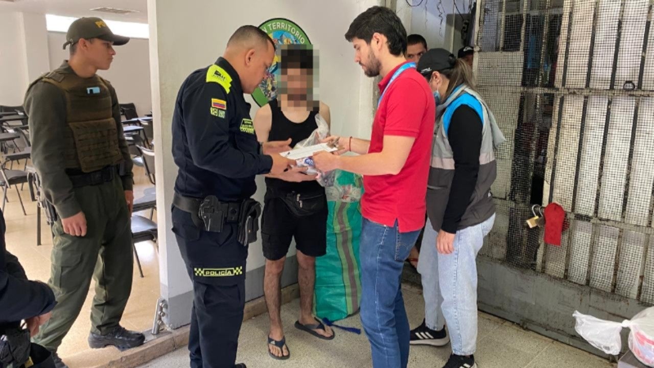 4.000 kits de aseo llegan a las estaciones de policía de Medellín