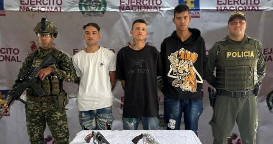 Capturaron a tres sujetos con armas en Rionegro, presuntamente iban a cometer vandalismo