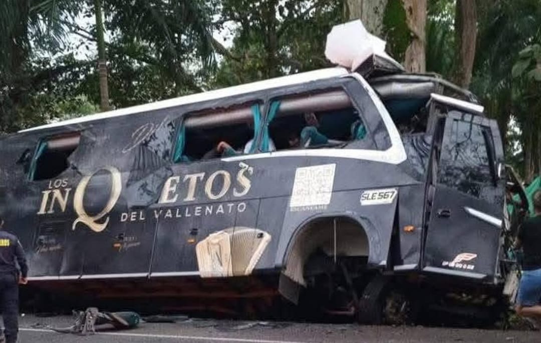 Accidente de transito de la agrupación Los Inquietos del Vallenato