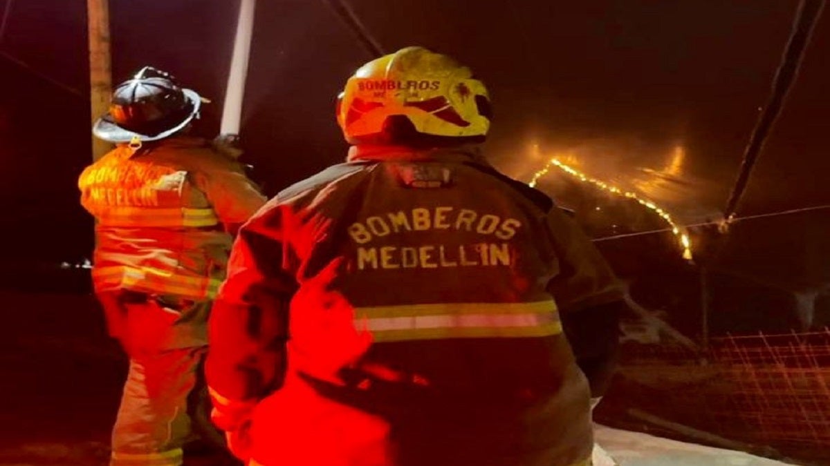 Durante la noche de velitas se presentaron nueve incendios en Medellín, cuatro fueron ocasionados por la quema de pólvora