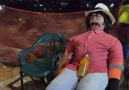 Alertan en Medellín sobre los riesgos de los muñecos con pólvora para el 31 de diciembre