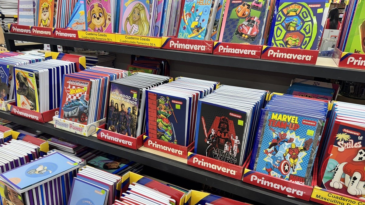 Fenalco Antioquia revela que en 2025 se observa una disminución del 4,3% en los precios de los útiles escolares con respecto al año anterior.