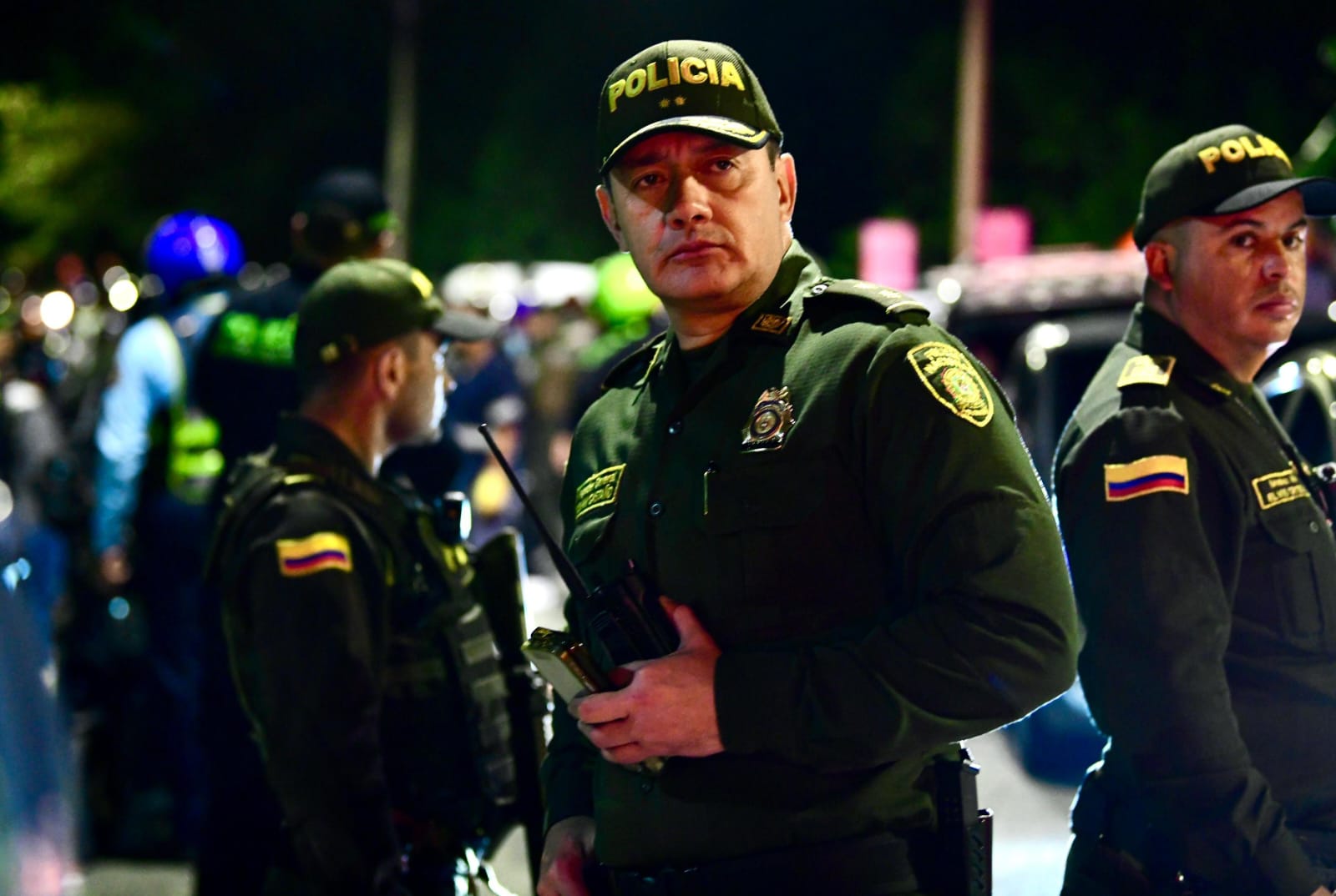 Piques ilegales en Las Palmas de Medellín: motos inmovilizadas y cuchillos incautados