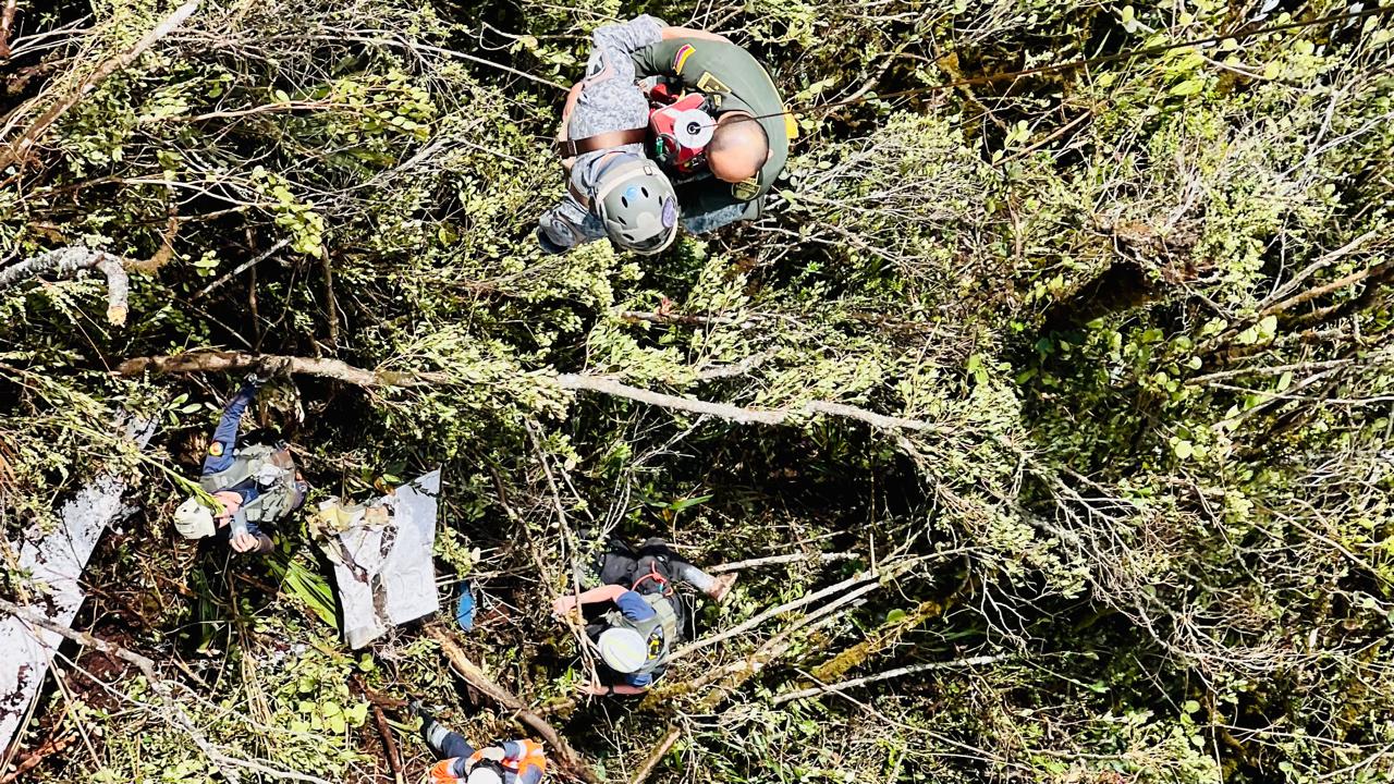 Autoridades aseguran que la avioneta se estrelló a 350 kilómetros por hora en las montañas de Urrao
