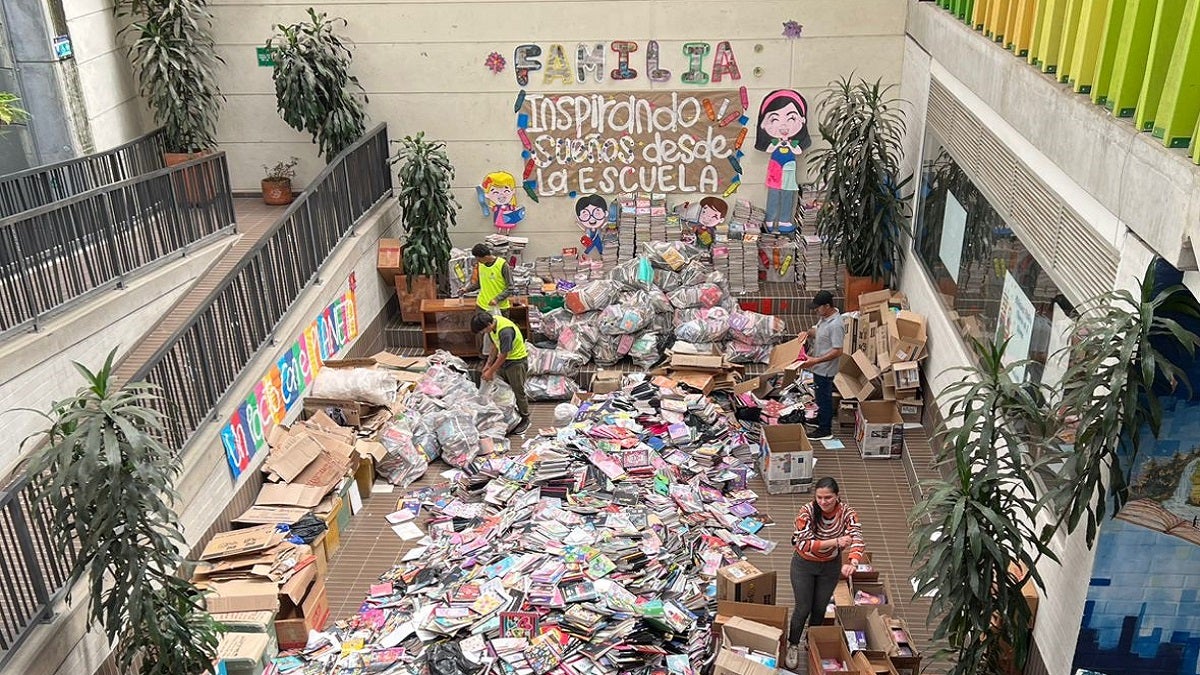 "Cambiatón" de cuadernos en El Santuario, Antioquia