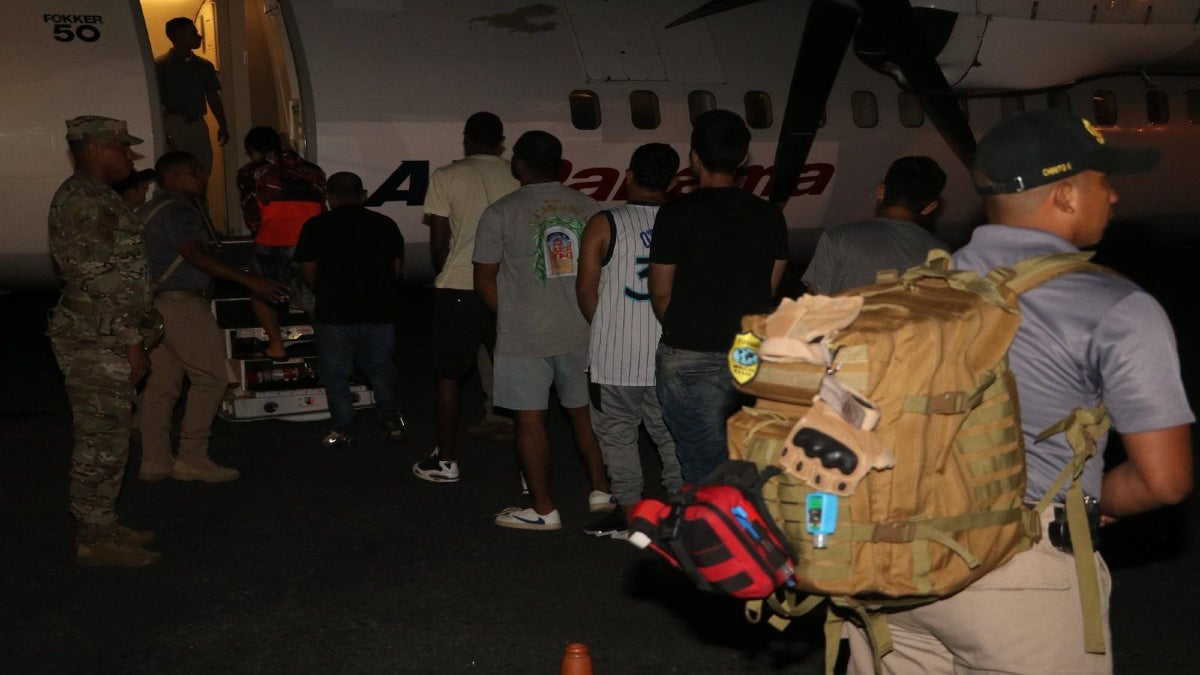 colombianos fueron deportados y expulsados desde Panamá