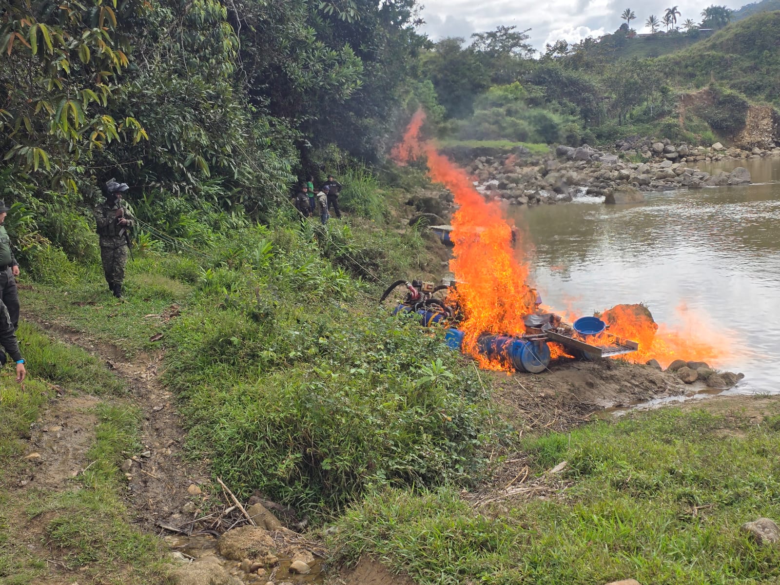 $50 millones en maquinaria ilegal fue destruida por parte de las fuerzas militares en Santo Domingo, Antioquia