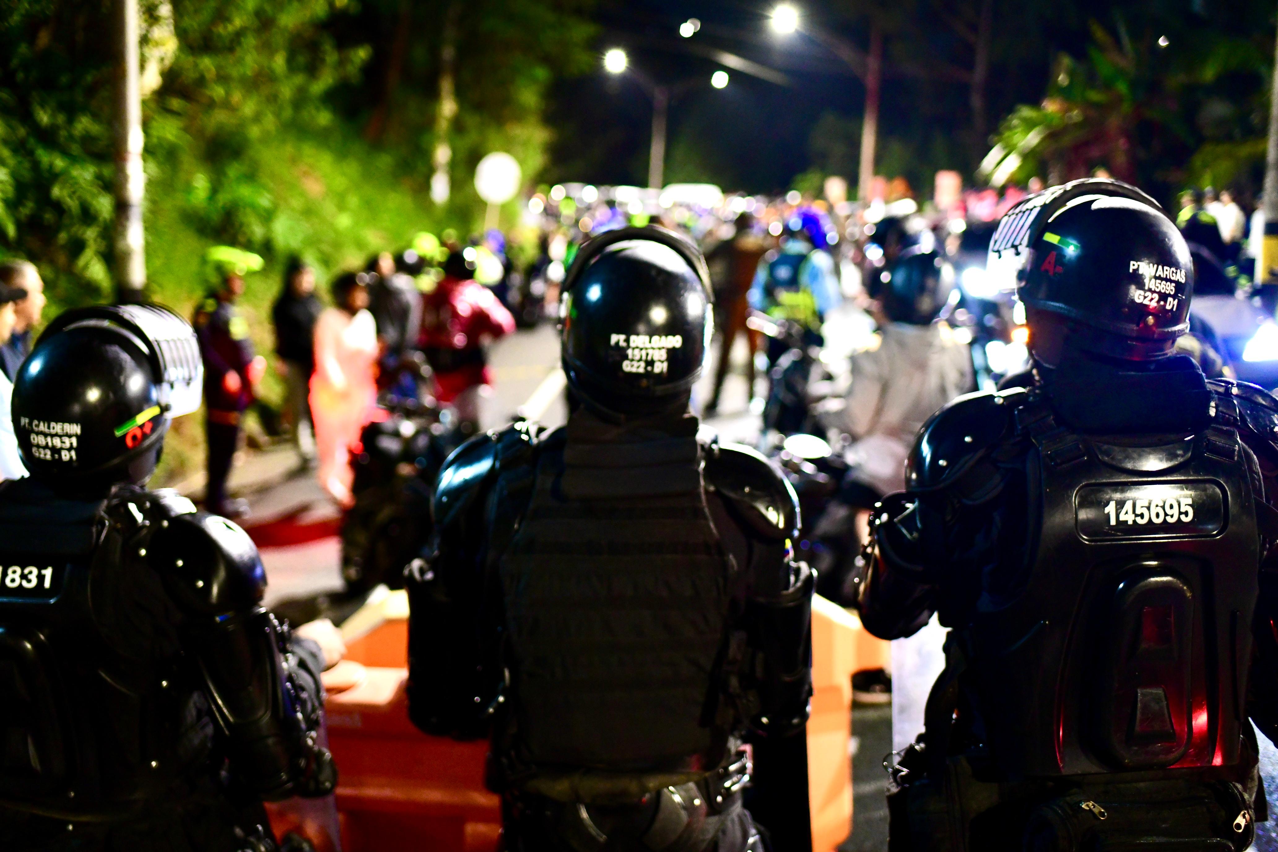 Piques ilegales en Las Palmas de Medellín: motos inmovilizadas y cuchillos incautados