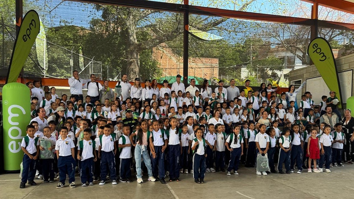 EPM inició la entrega de 18.200 paquetes escolares a las comunidades del área de interés de Hidroituango