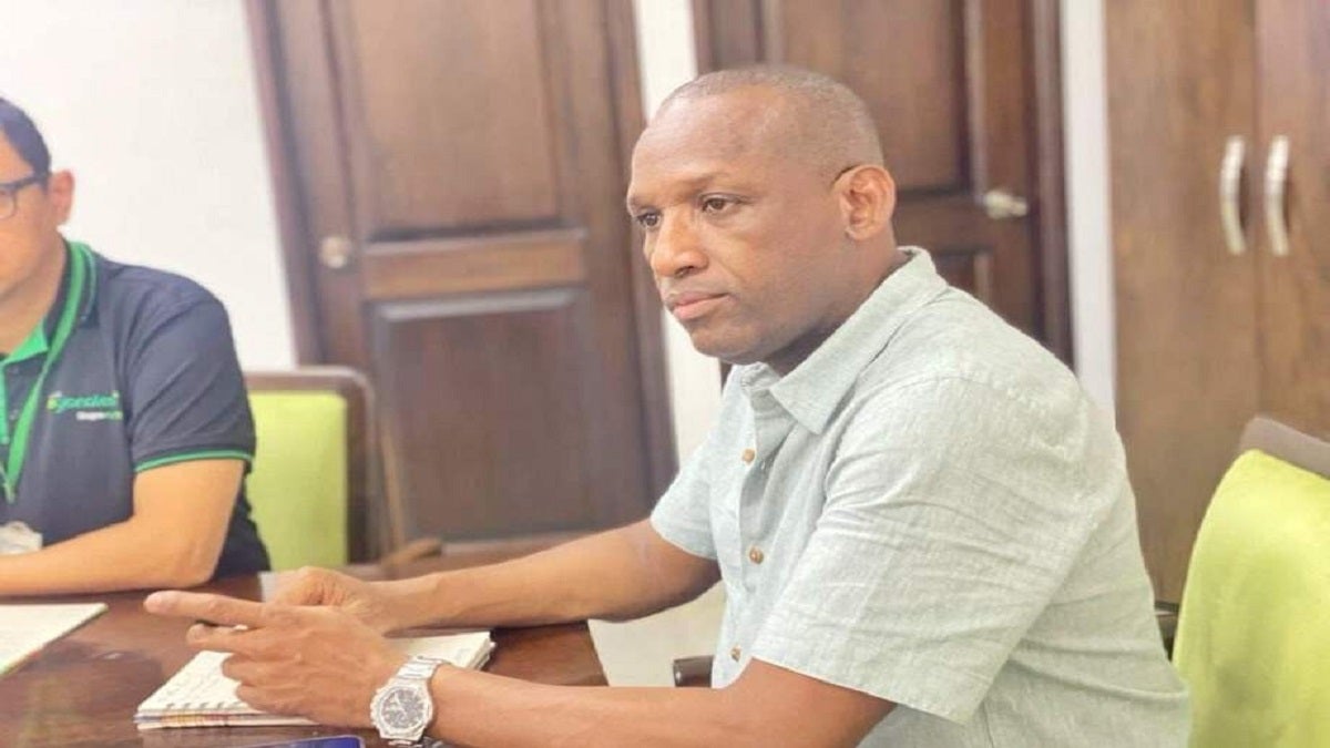 Víctima de presunto abuso sexual por parte del exdirector de Corpourabá, denuncia que el exfuncionario estaría utilizando sus influencias para salir de la cárcel.